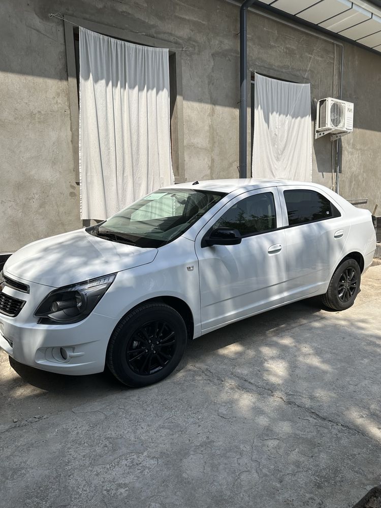 Новый Шевролет кобальт. Продаётся. Свой