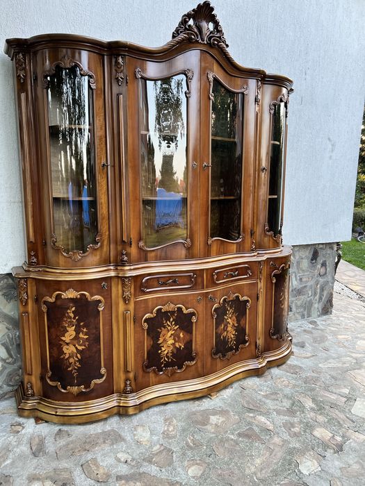 Vitrina stil Baroc lemn masiv sculptat cu intarsii florale