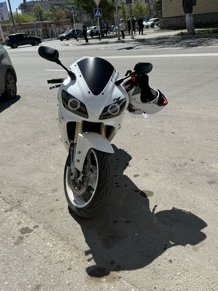 YAMAHA R1, 2001 года