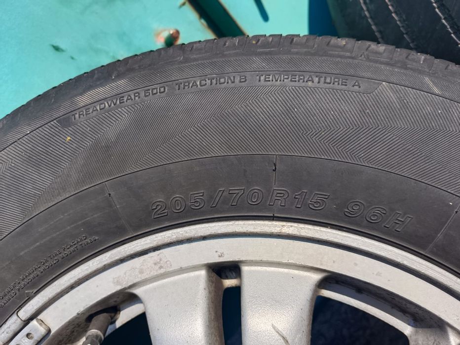 Продам диски шины с Хонда срв.