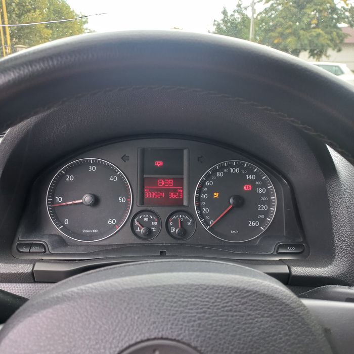 Vând Volkswagen golf5