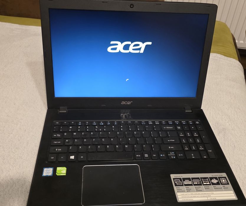 Laptop Acer Aspire E15