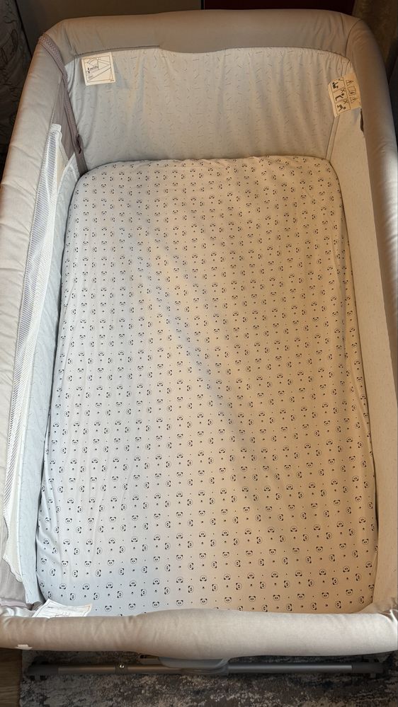 Pătuț cosleeper chicco next to me