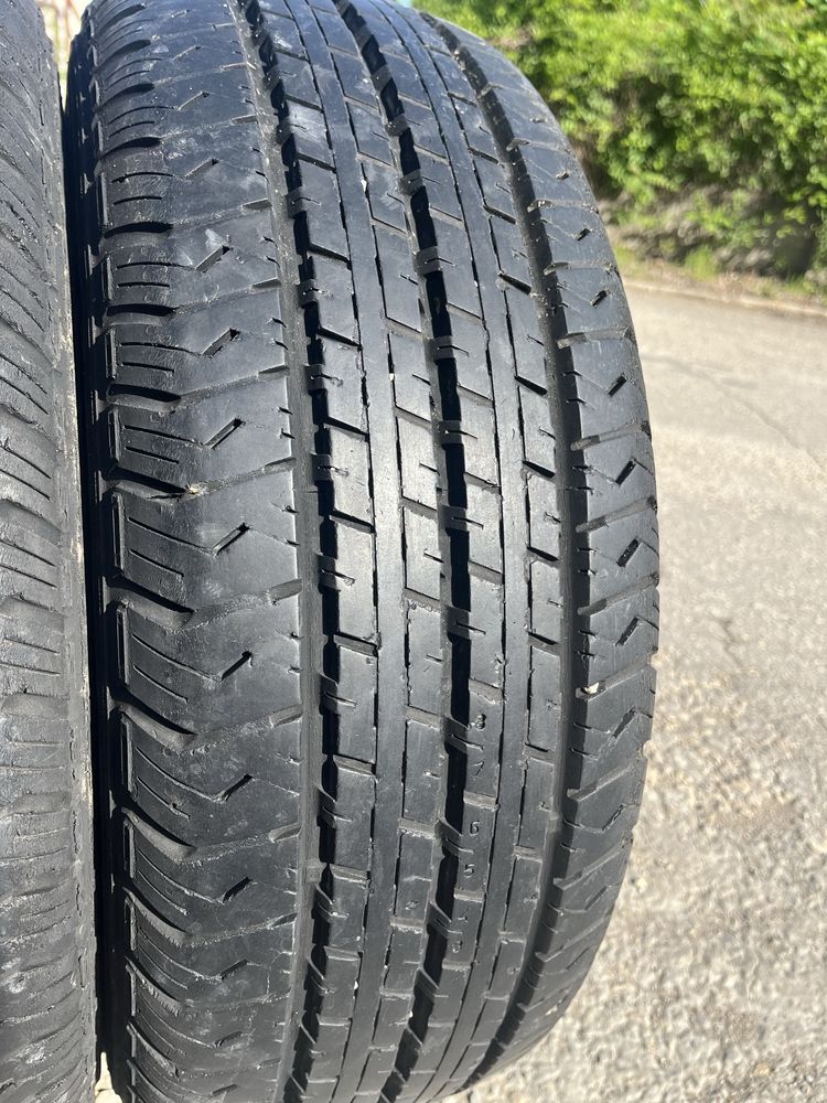 2 бр. летни гуми 215/70/15C Nokian 8 mm DOT 4515