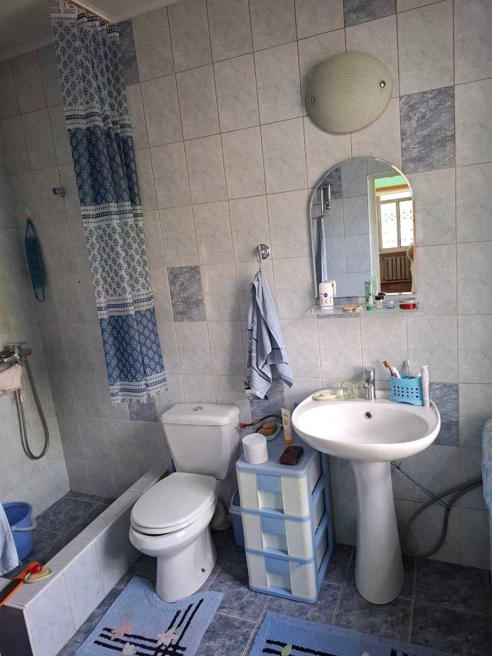 Продаётся уютный, добротный дом.