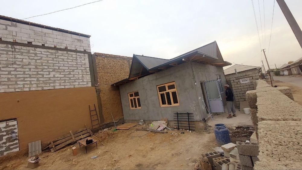 Куйлик футситига 5-км Авангард 2-сотих 3-хона сотилади