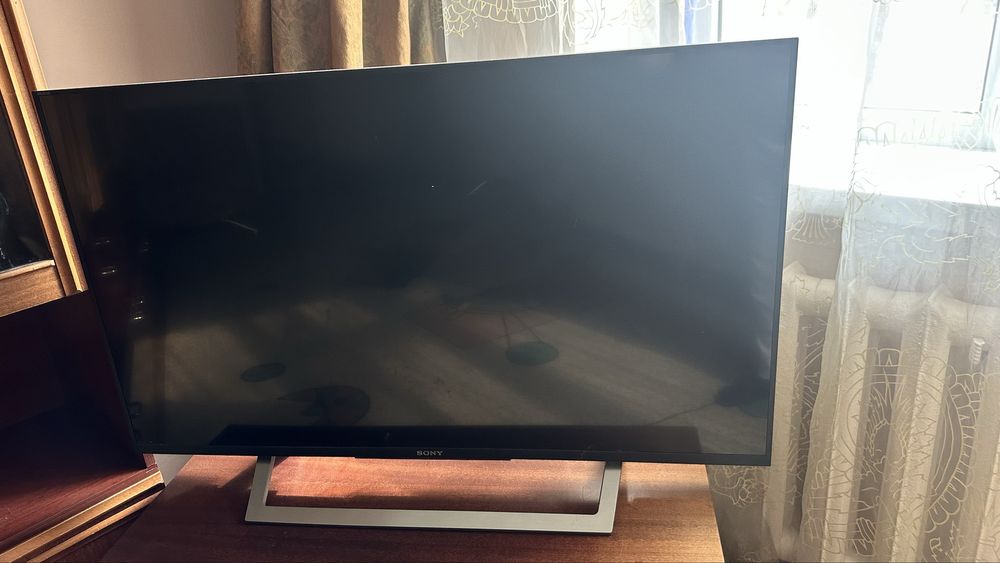 Телевизор Sony Bravia 43” (KDL-43WD753) — б/у, в рабочем состоянии