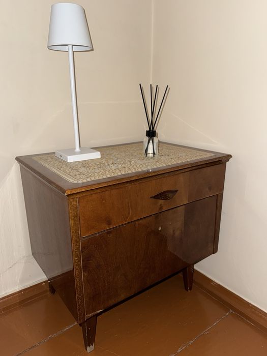 Тумбочка дубовая румынская мебель для спальни