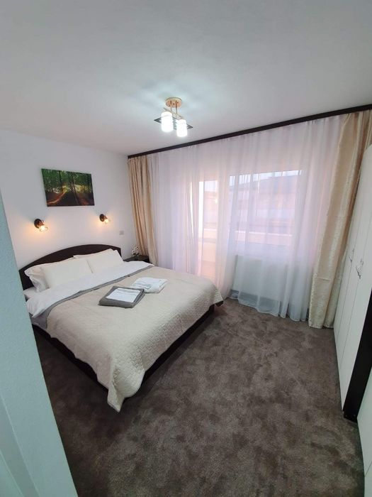 Inchiriez apartament 3 camere