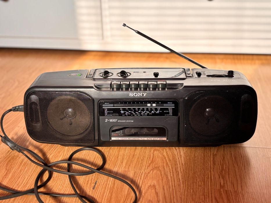 Радиокасетофон Sony