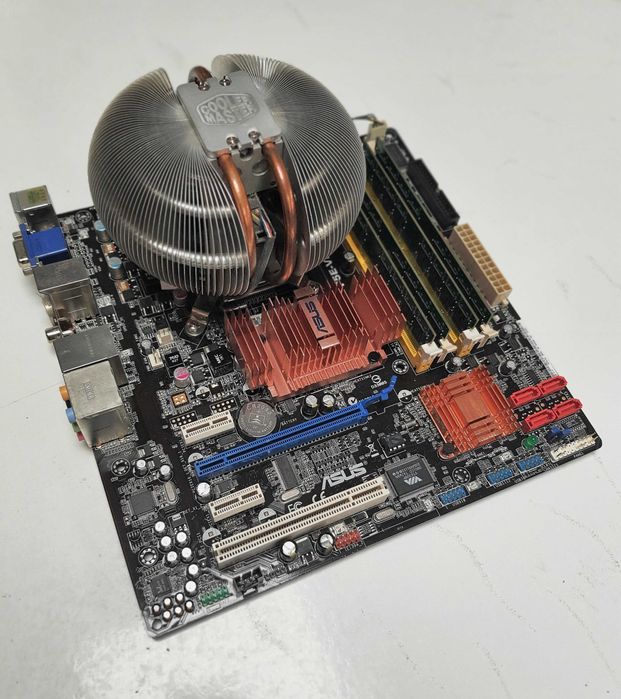 Дъно, процесор, охлаждане и памет (Core Duo 6700 + 8GB RAM)