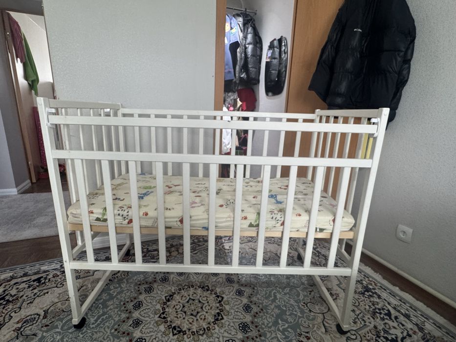 Продам детскую кроватку