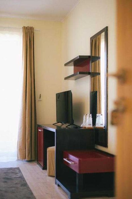 PENSIUNE in PREDEAL, cu 19 camere, restaurant, bar si 2 terase