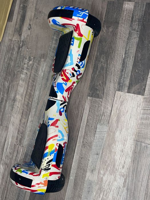 Hoverboard Smart Balance cu lumini LED și Bluetooth – ca nou!