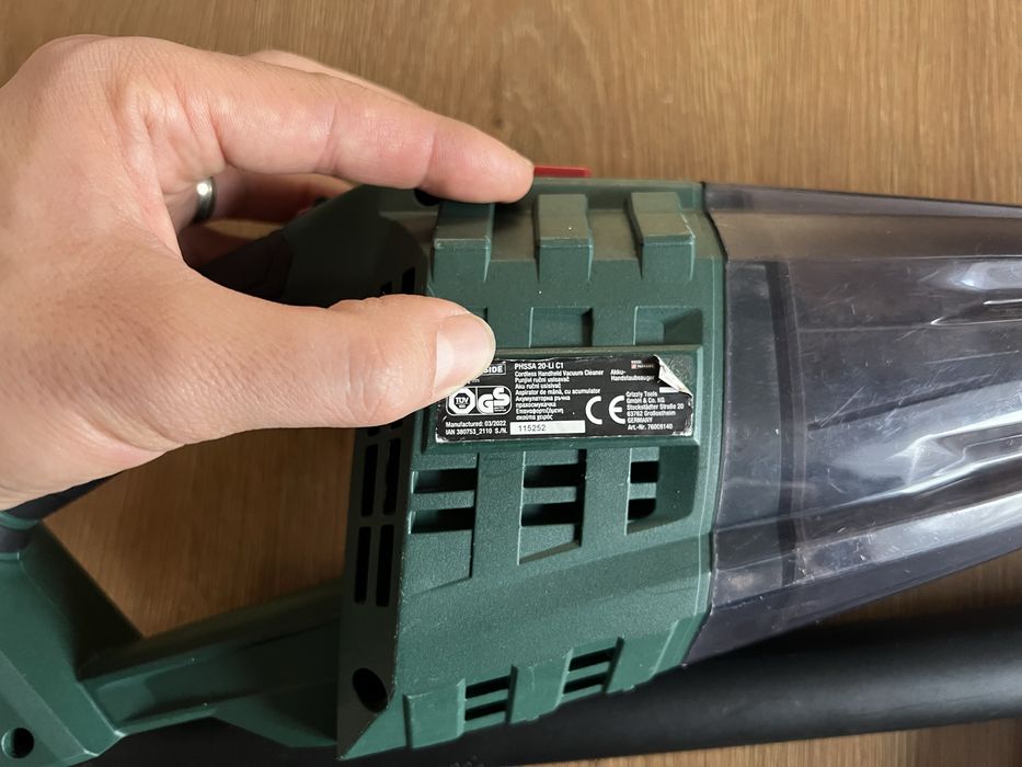 Aspirator parkside pe acumulator