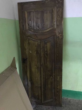 Продается дверь деревянный