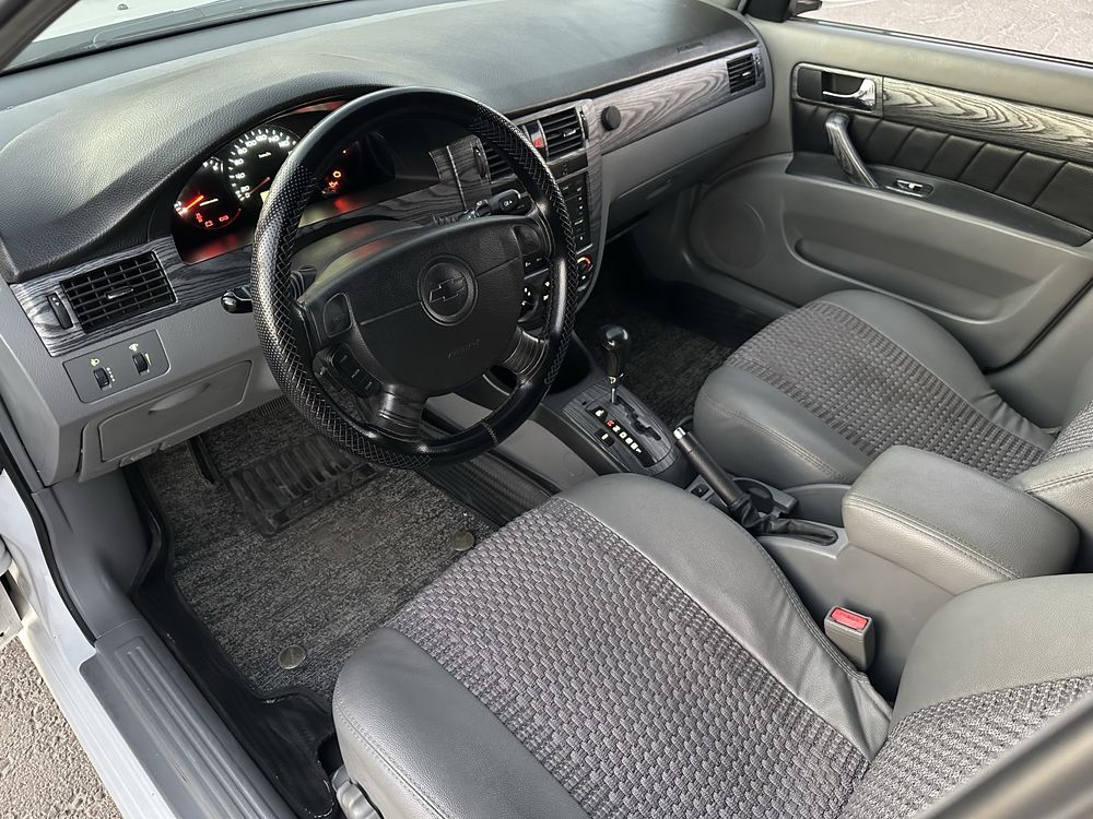Lacetti 1.8 3-pozitsiya Full Avtomat karobka Korea sotiladi