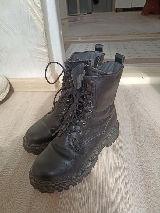 Продам кожаные ботинки