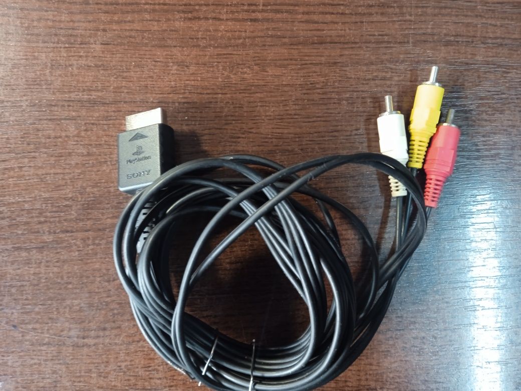 PlayStation 2 с игровыми дисками и memory card fmcb