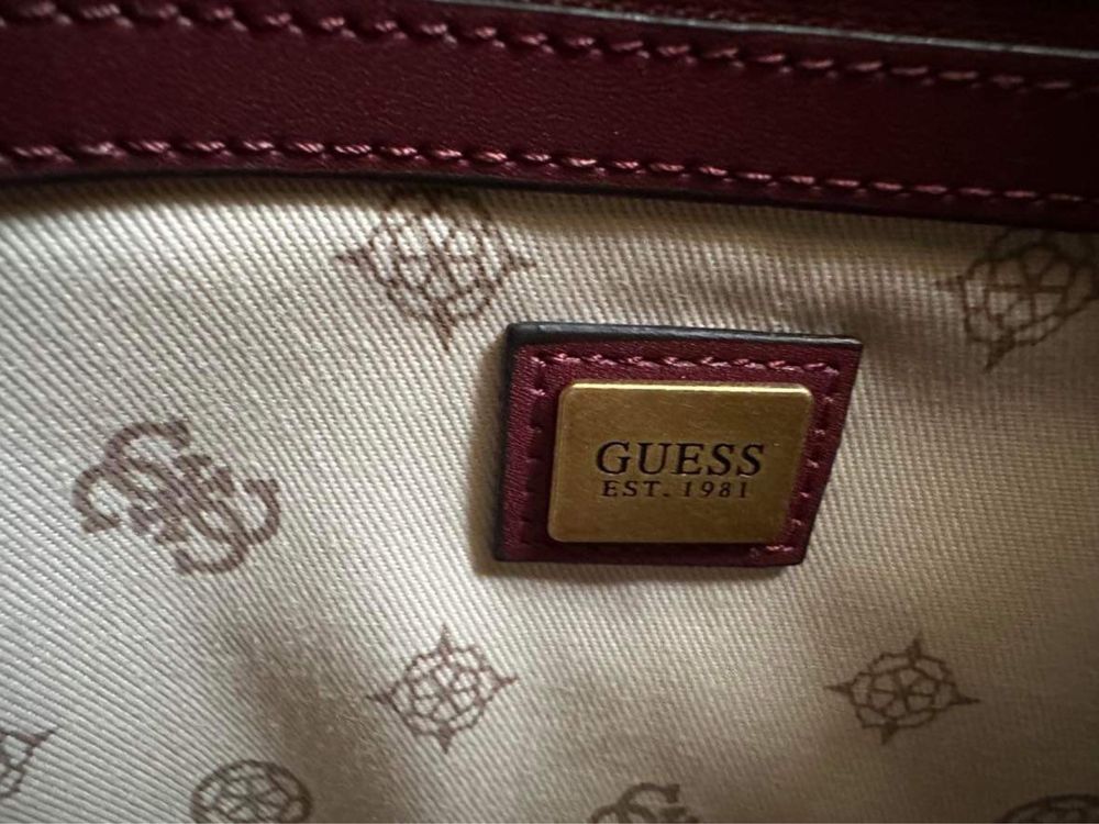Дамска чанта Guess оригинална