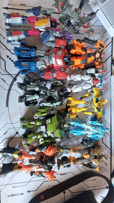 Figurine transformers