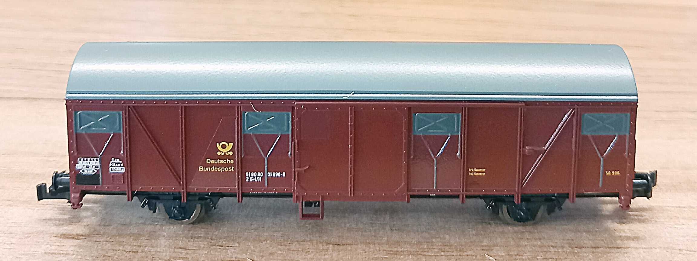 Вагони на Fleischmann 831513 - N - DB - Post - червен - чисто новиPiko