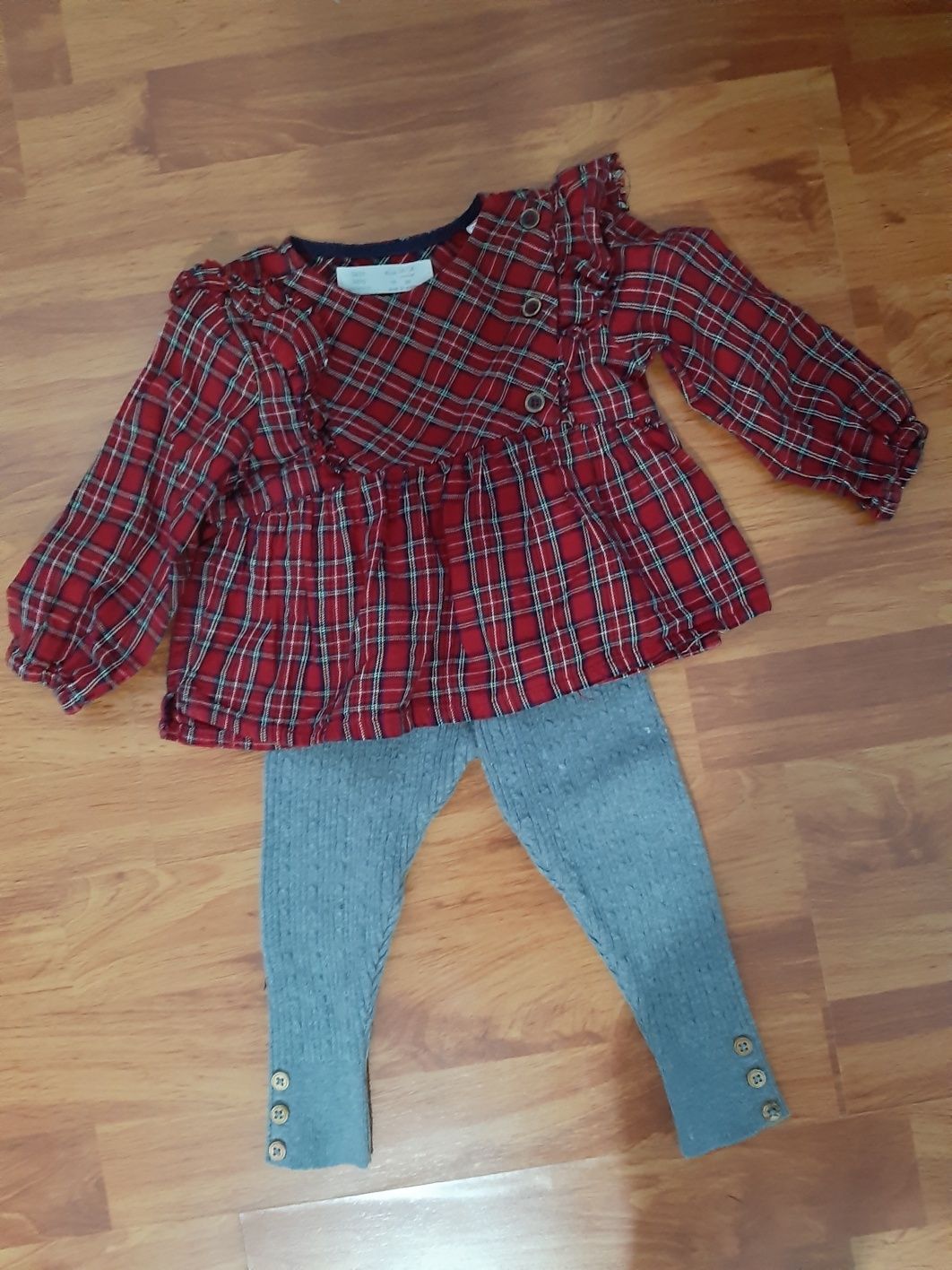 Lot haine, Set ca nou Zara 18 luni  pantaloni și bluza