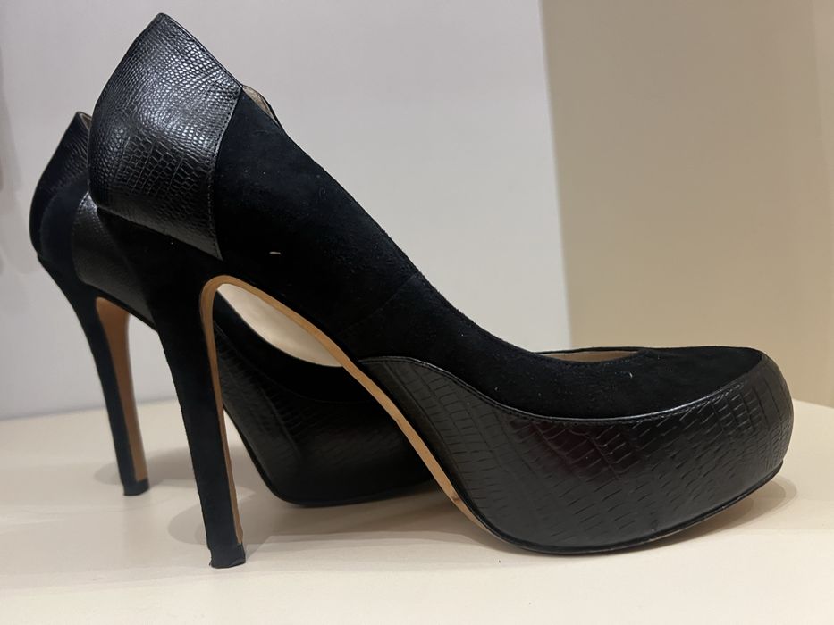 Дамски обувки GUESS естествена кожа