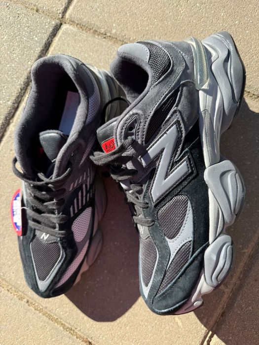 Adidasi New Balance Noi - model 9060, marime 43 - 500 lei