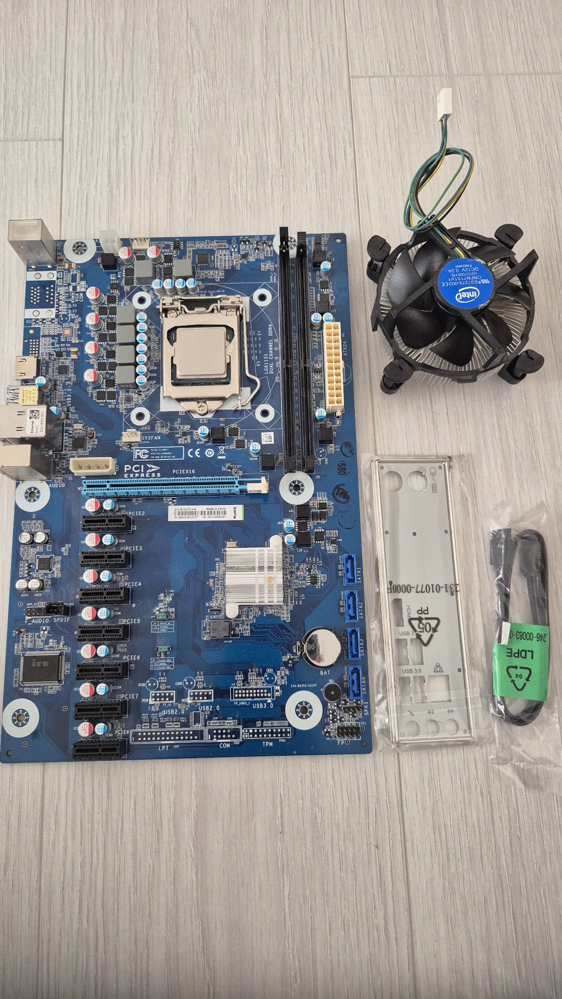 kомплект Celeron G3900 + B150 дънo LGA 1151 + кулер
