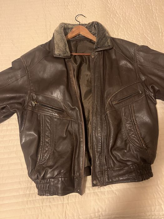 Geaca din piele , guler imblanit