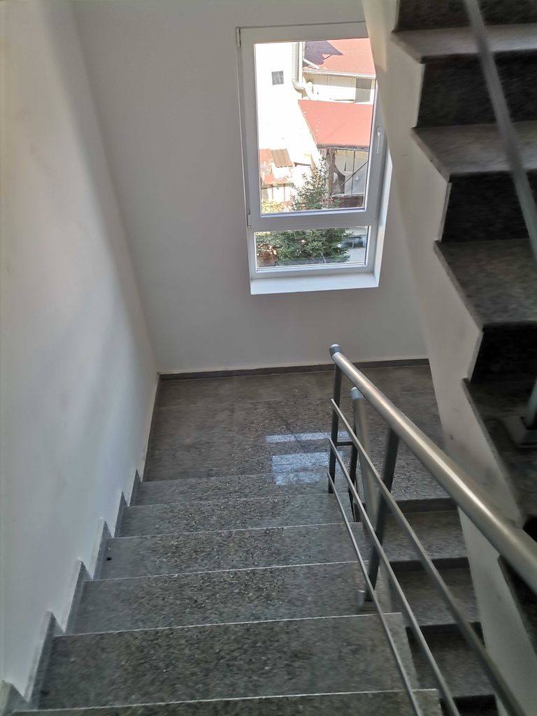 Продава се Тристаен апартамент в София, Люлин 8 - 80 кв.м за 10 €/кв.м - Снимка #1