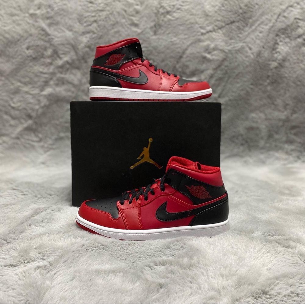 Jordan 1 Mid “Reverse Bred”