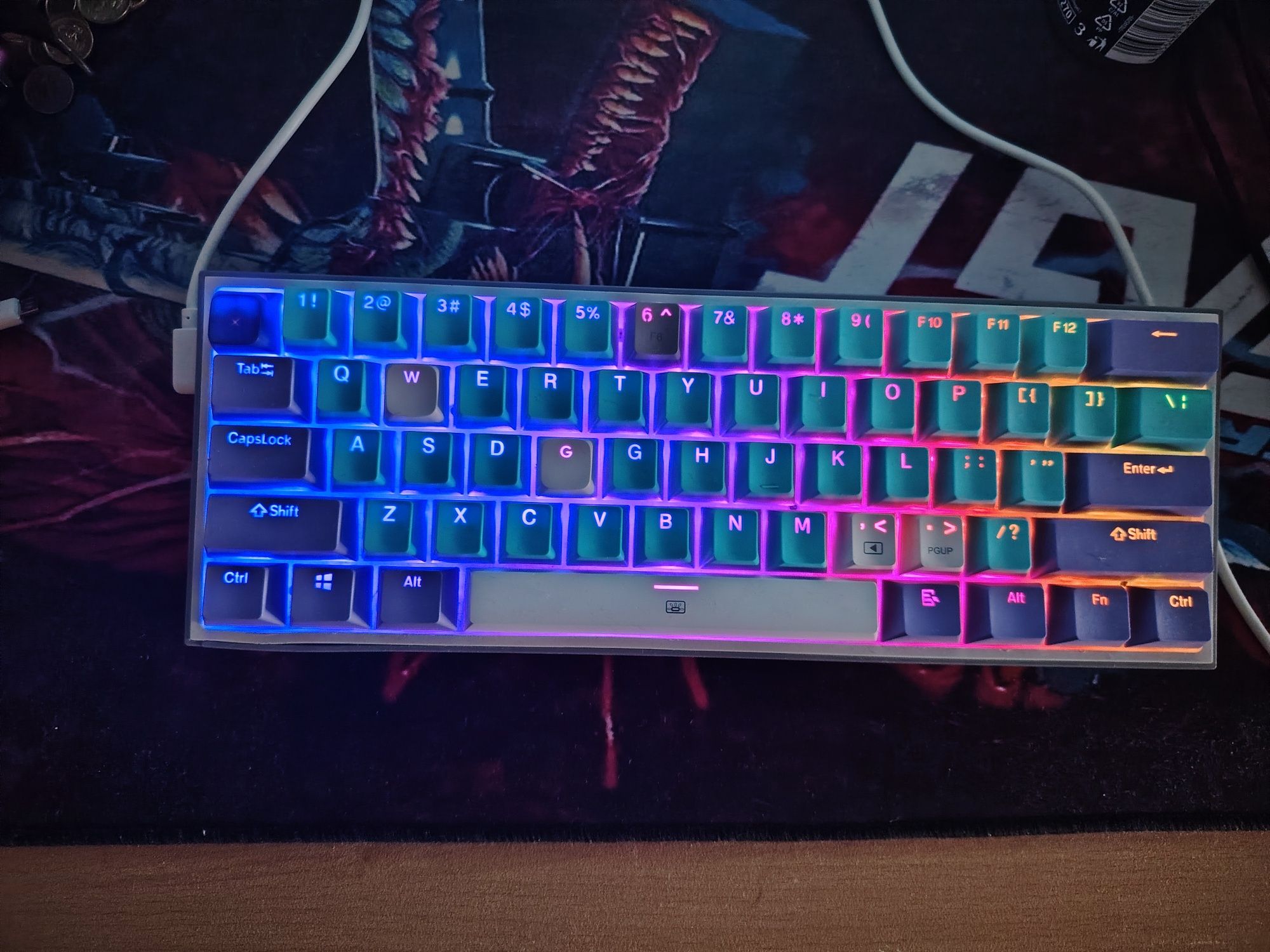 Механична RGB клавиатура 60%