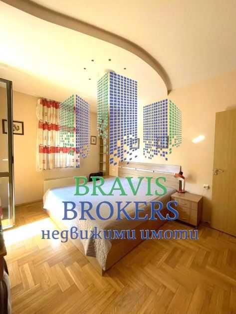 Продава се Тристаен апартамент в Варна, Бриз - 120 кв.м за 1875 €/кв.м - Снимка #2