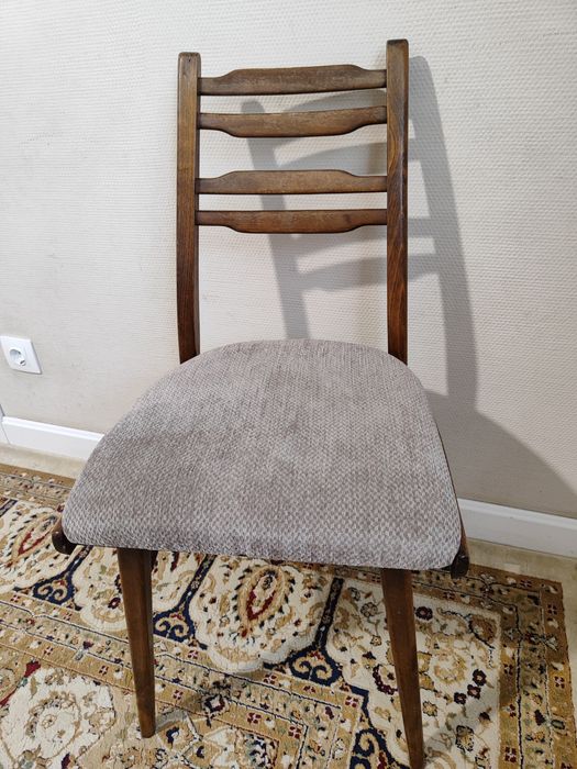 Стул с новой сидушкой