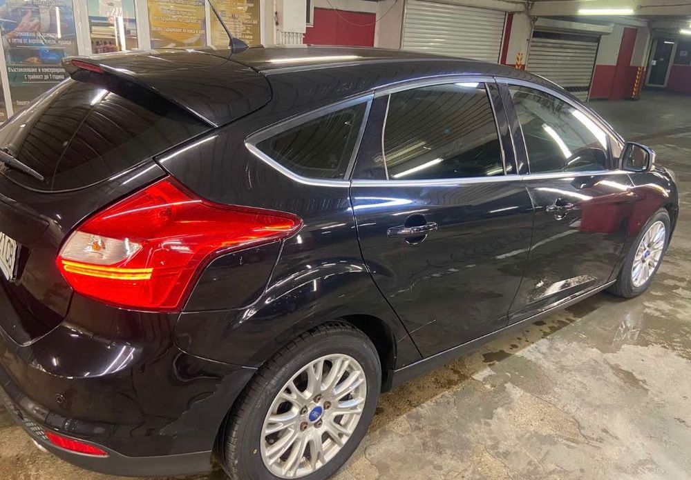 Ford Focus 2.0 автомобил