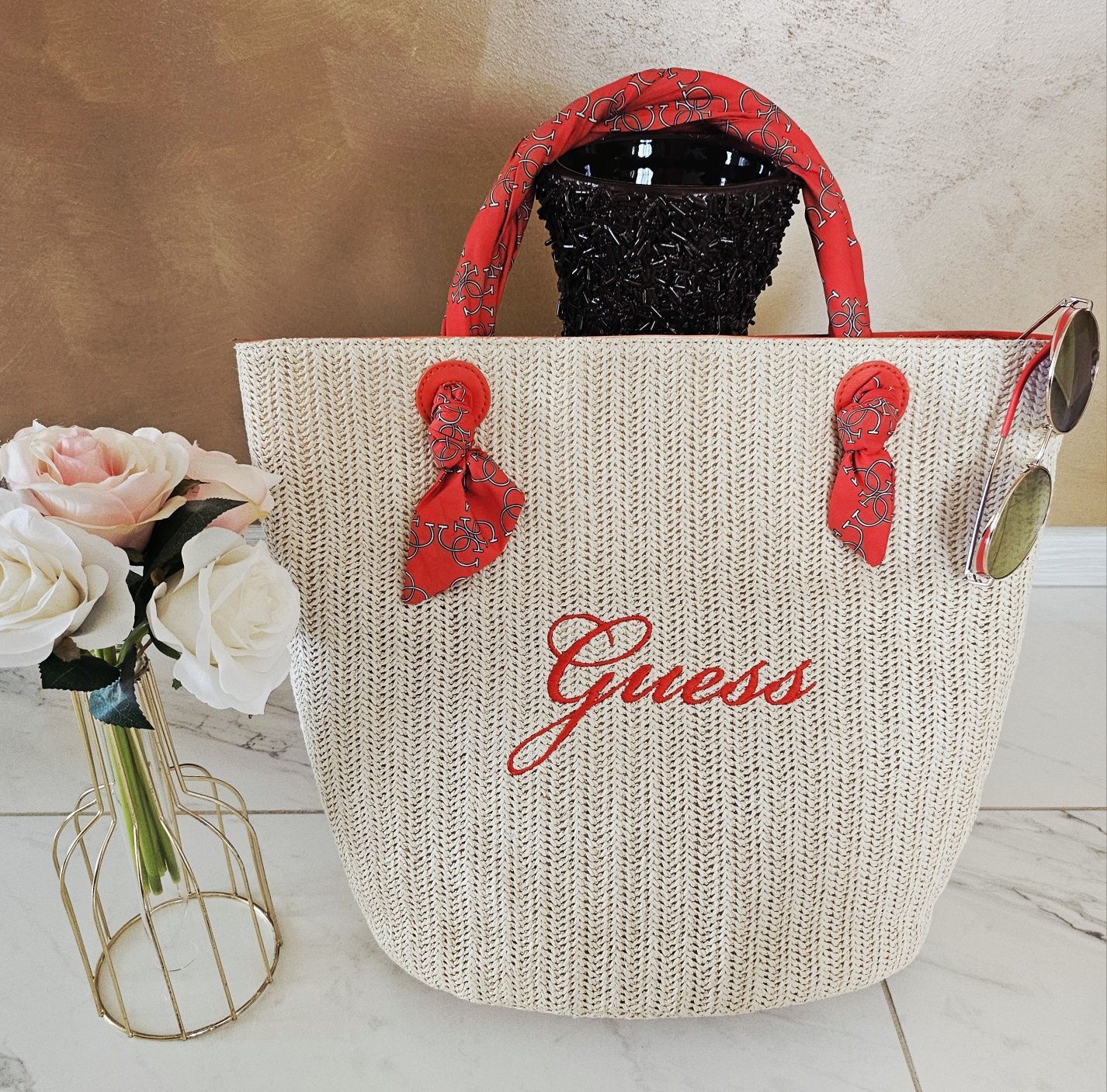 Плажна чанта и очила "Guess"