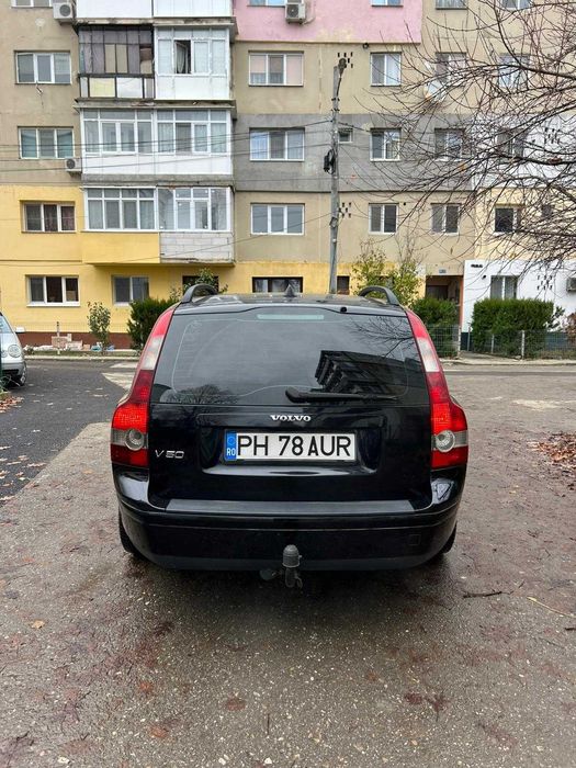 Vand Volvo V50 pentru dezmembrari complet