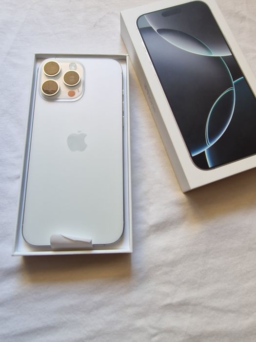 De vanzare IPHONE 16 PRO MAX 1TB , titanium Alb impecabil full Box