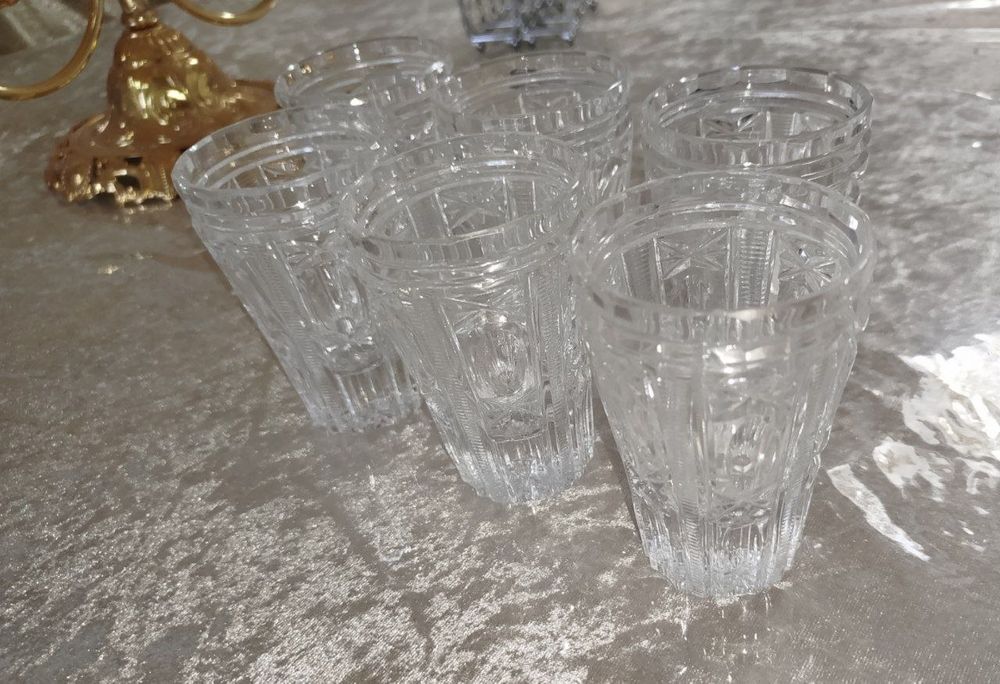 Хрутальный стакан