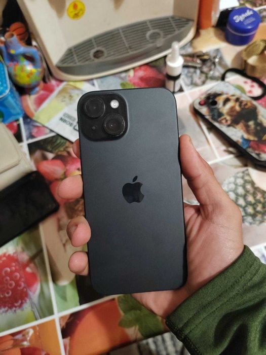 Продавам Iphone 15