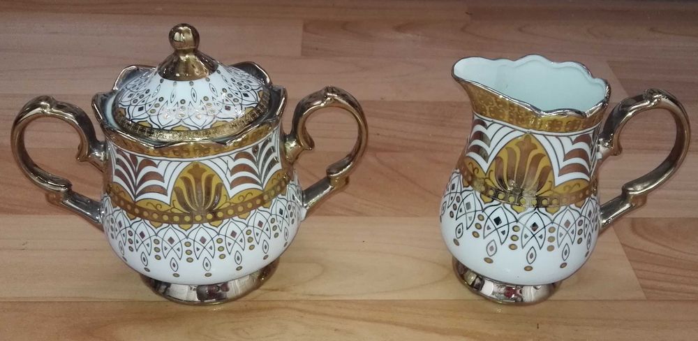 Сахарница, варенница.