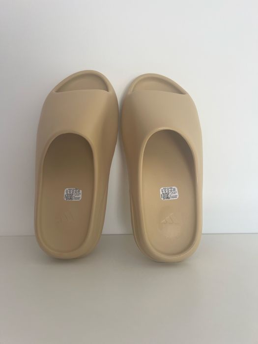 Yeezy Slide Desert Sand