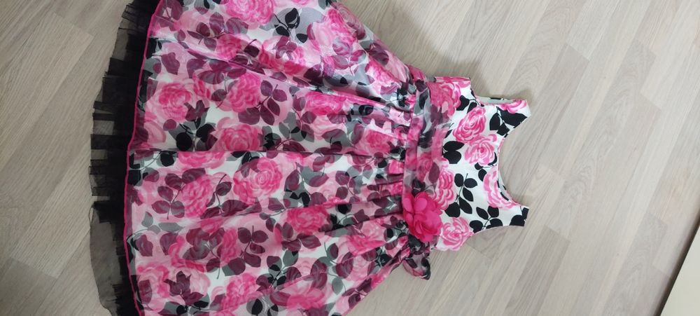 George, Clementine (САЩ) рокля и гащеризон за повод 5-6 г., като нова