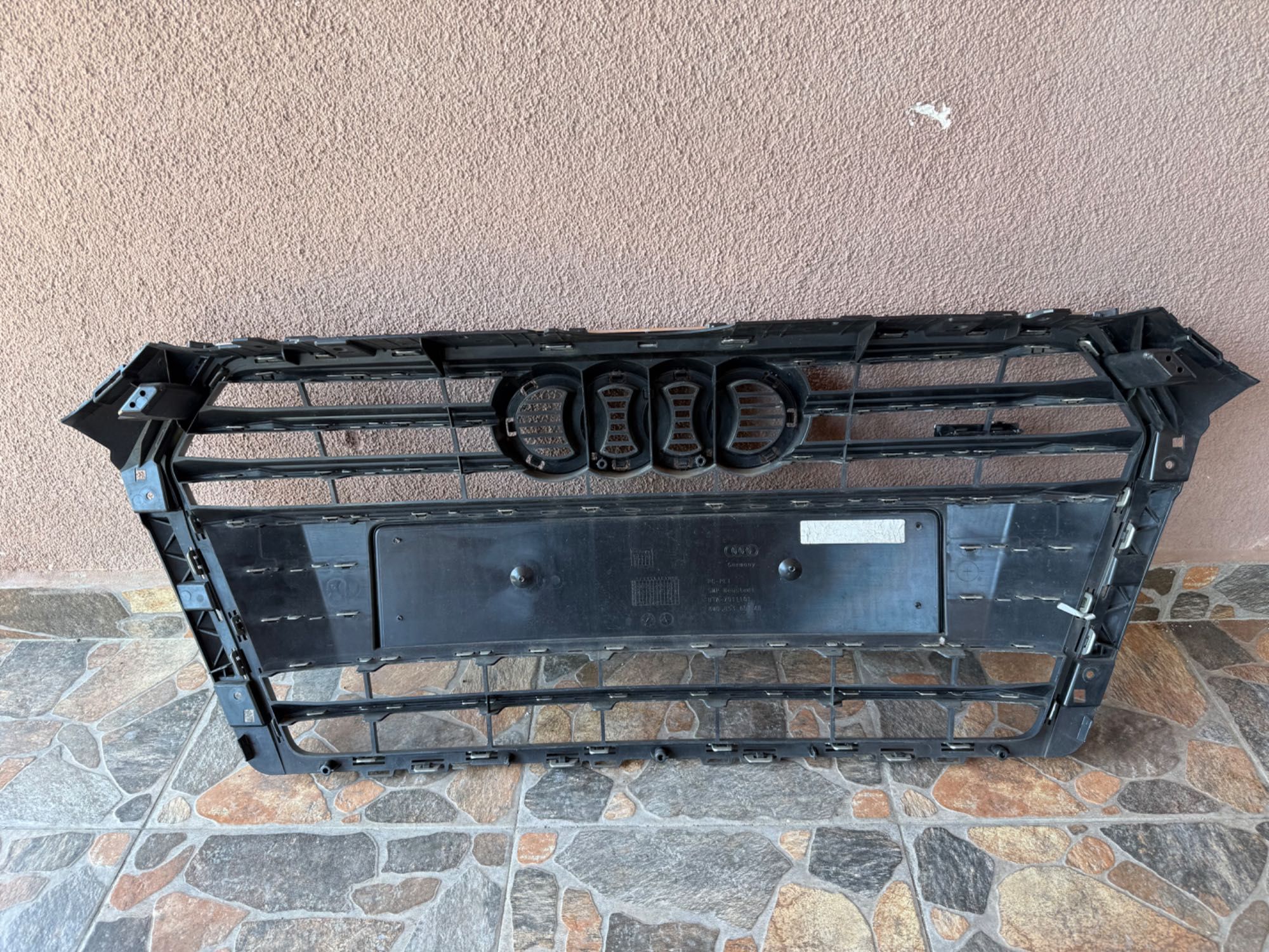 Решетка за Audi A4 B9 S-line (2015-2019)