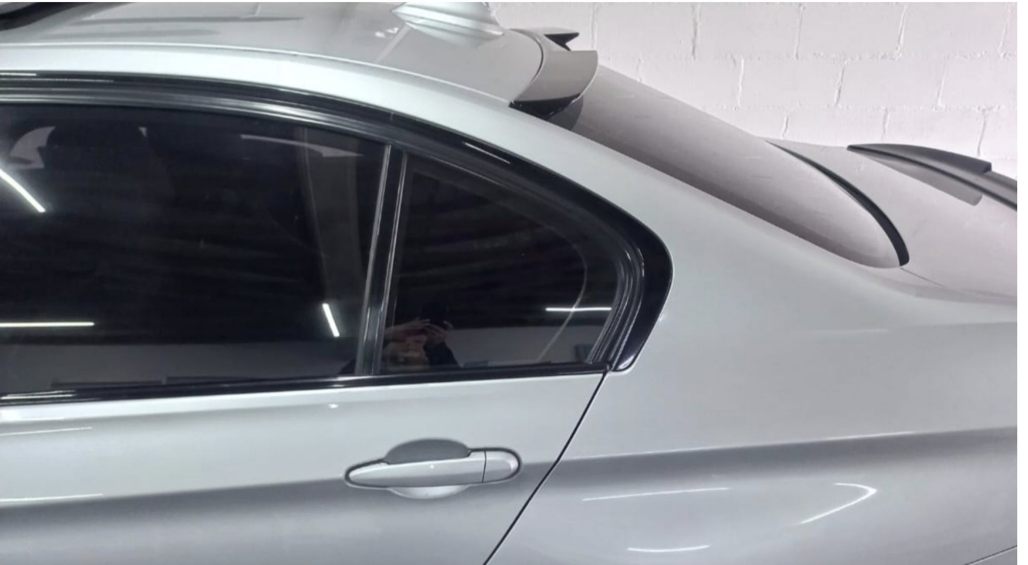 Спойлер за задно стъкло за БМВ Ф30 / BMW F30 Сенник тип Батман