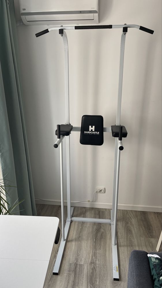 Home gym aparat multifunctional – tractiuni, dips, abdomene