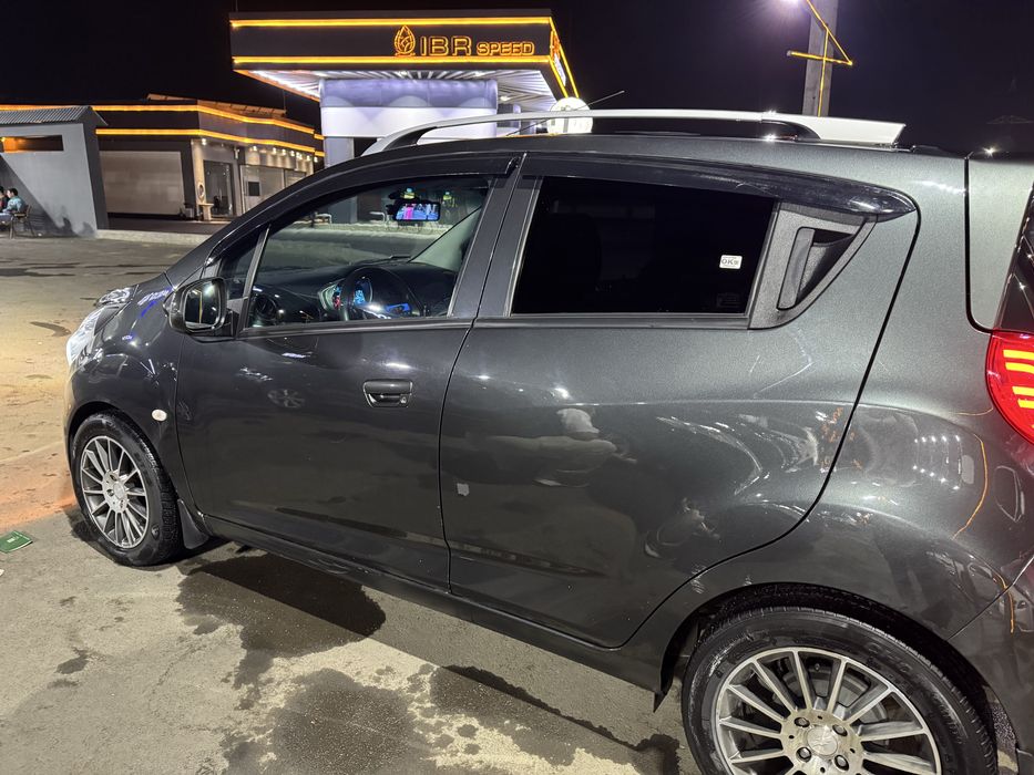 Продаю Spark свой