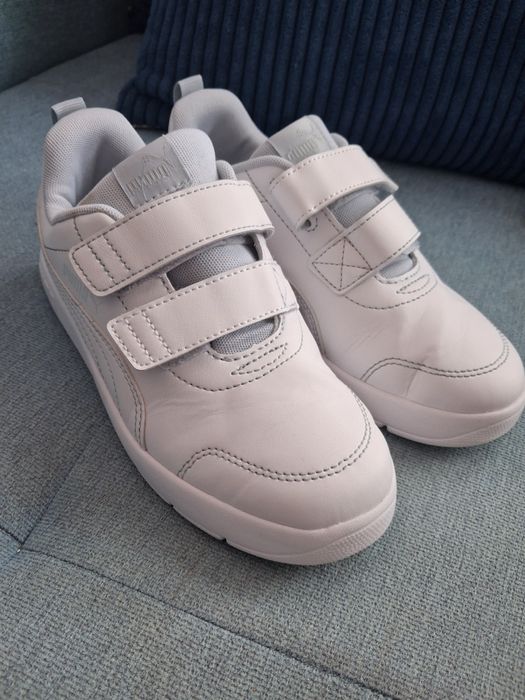 Детски бели маратонки PUMA